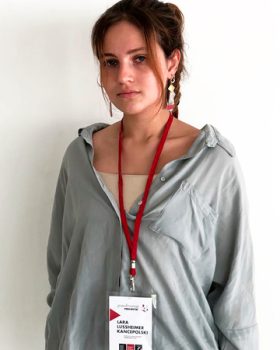 _0022_col 894_Lara Lussheimer_badge4a_Easy-Resize.com